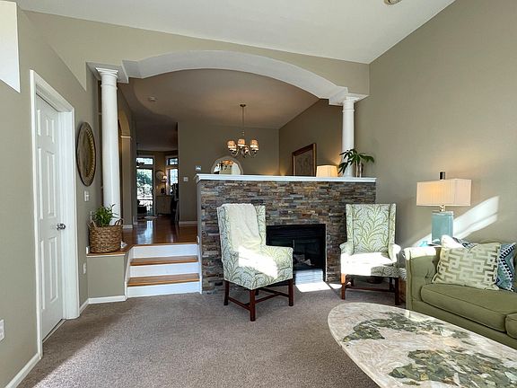 3rd image of 4085 Waterford Dr #1