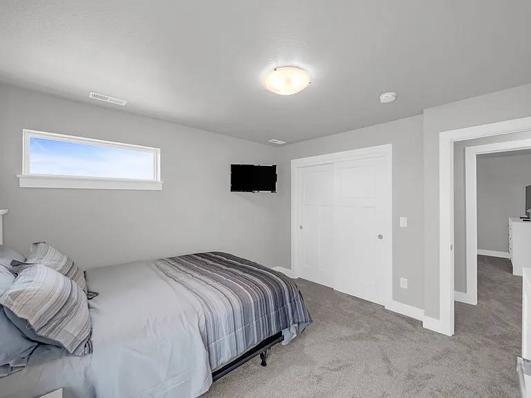 690 SE Drumlin Dr — Photo 16