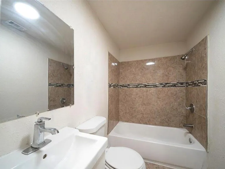 12115 Segrest Dr — Photo 4