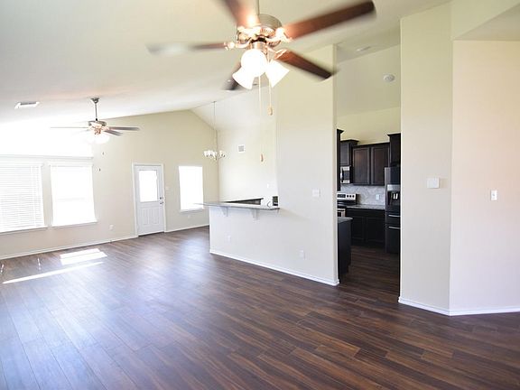 5th image of 1400 Honey Hill Dr