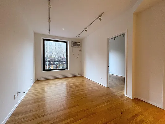 Rented by Compass | media 7