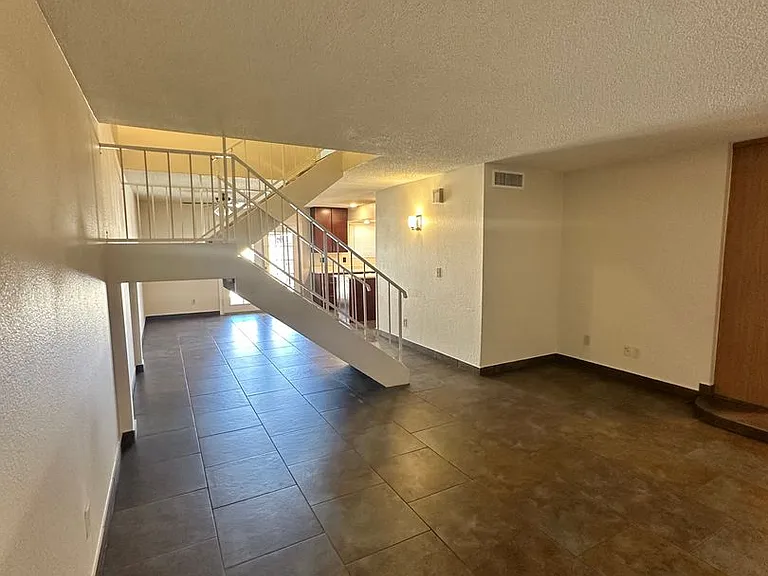 5805 W Evans Dr — Photo 4