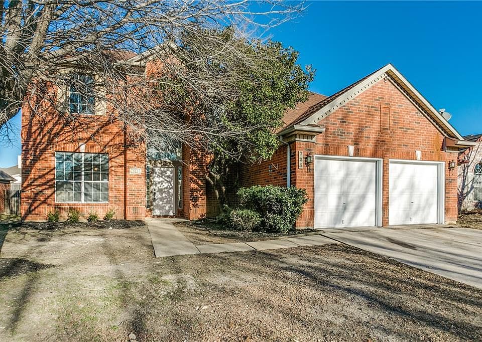 1st image of 723 Claridge Dr