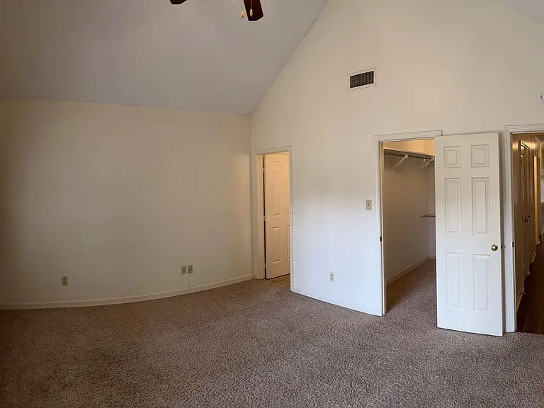 10 Foxcroft Ct — Photo 11