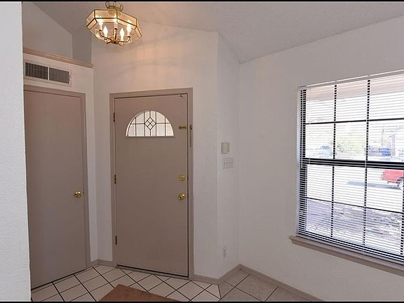5th image of 1105 Desierto Seco Dr