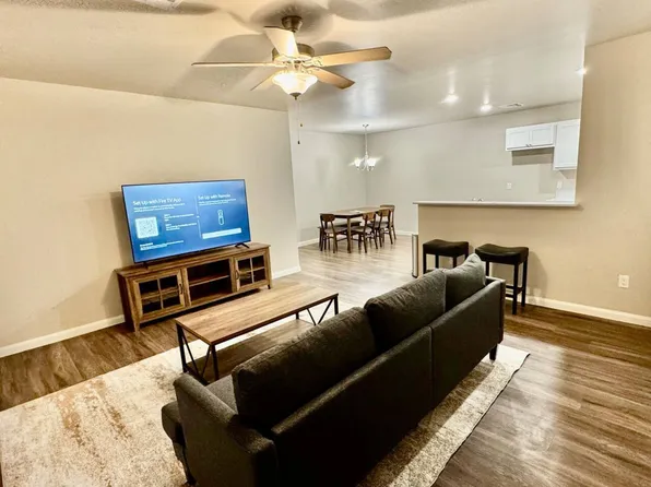 203 Gray St, Yukon, OK 73099