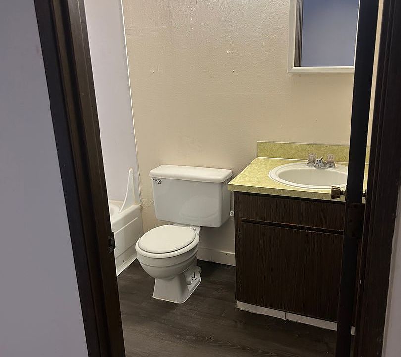 2nd image of 188 Pioneer Pkwy W APT 17