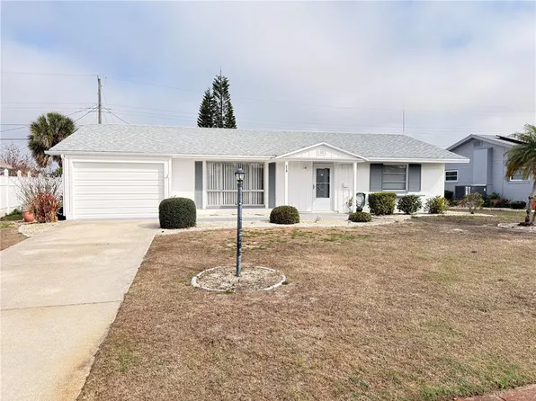 713 Thunderbird Ave, Sun City Center, FL 33573