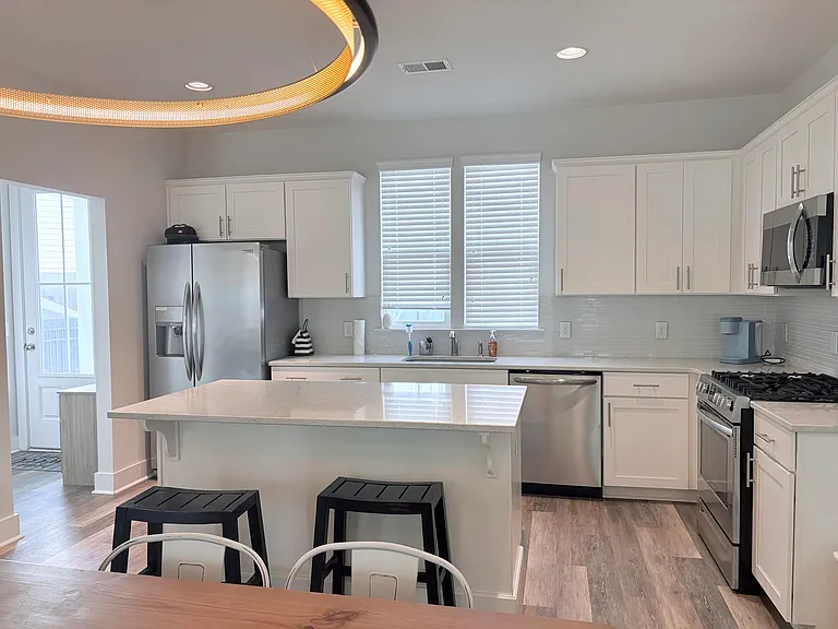 1512 Cuyler Ln — Photo 4