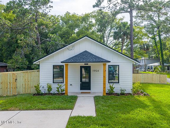 3rd image of 1954 FRANCIS Avenue