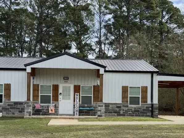 1802 Myrtlewood Dr, Marshall, TX 75672