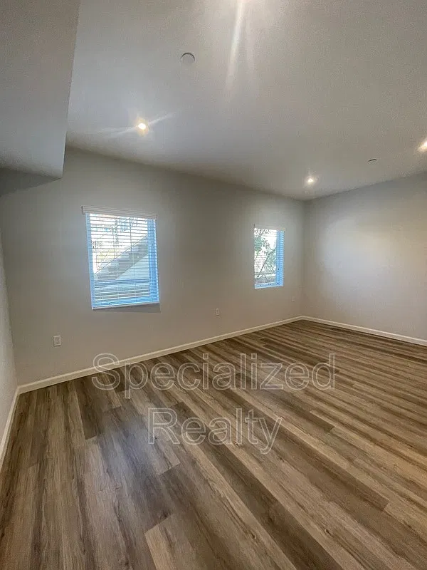 3 bed, 2.5 bath, 1430 sqft, $3,995 — Photo 3