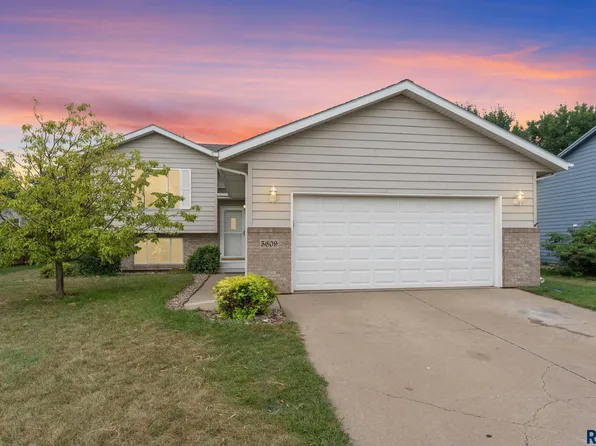 5609 S Cain Ave, Sioux Falls, SD 57106