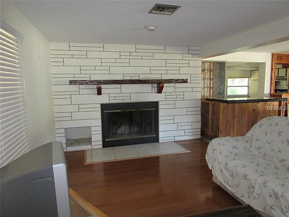 4th image of 1321 Grove Ave