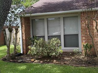 15110 McConn St, Webster, TX 77598