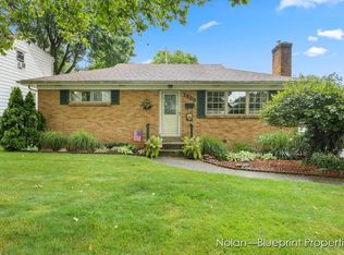 1908 Fruitwood Dr NW, Grand Rapids, MI 49504