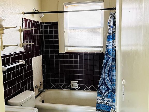 5th image of 605 Merrick St #D