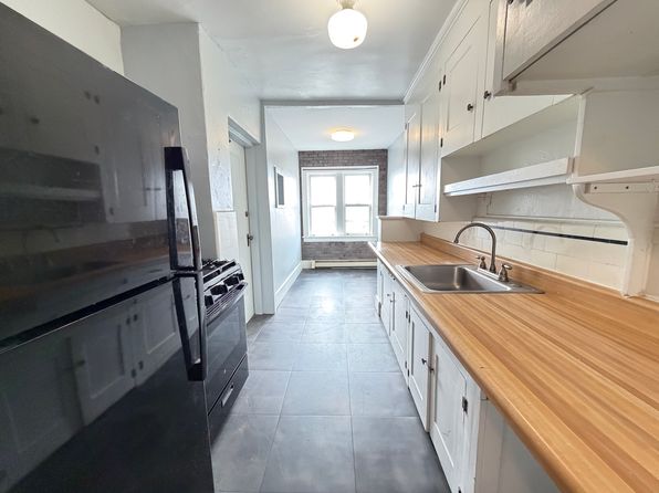 408 Lincoln Pkwy UNIT 19