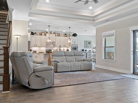 4th image of 1380 Areca Palm Dr