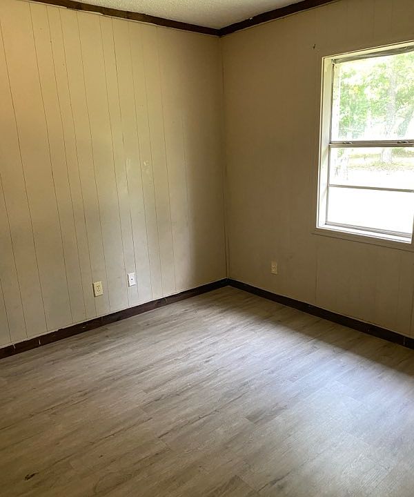1st image of 31 Woods Dr #101