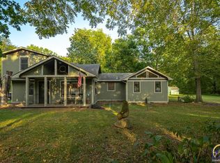 204 11th St, Baldwin City, KS 66006