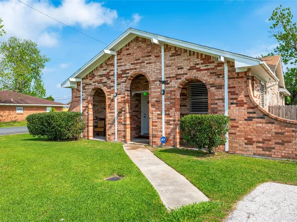 6918 Woodrow St, Texas City, TX 77591