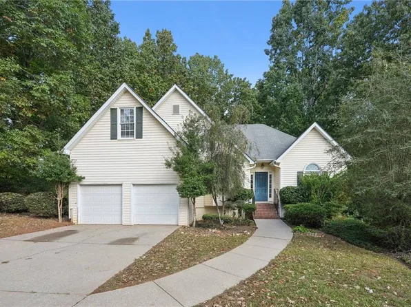 6012 Armor Dr, Powder Springs, GA 30127