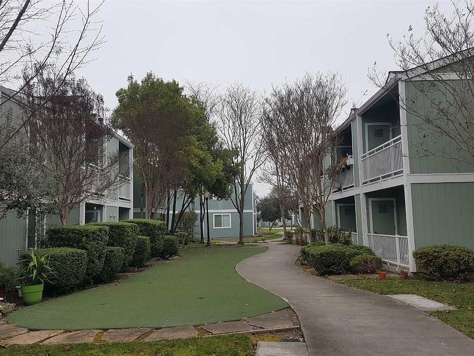 1st image of 1501 La Esplanada Pl APT 323