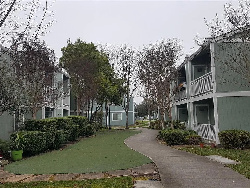 1501 La Esplanada Pl #323