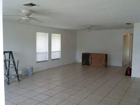 4th image of 712 96th Ave N #A
