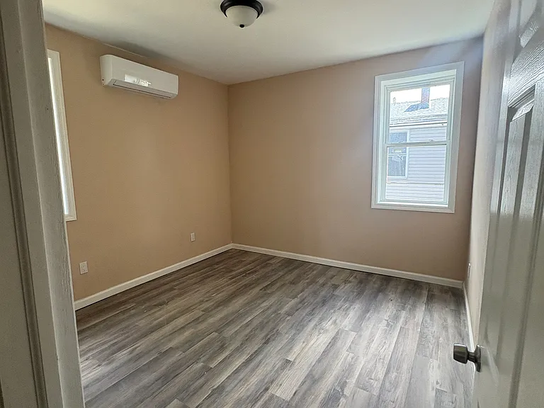172 N Main St #3 — Photo 3