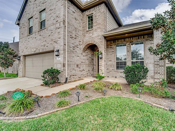 3rd image of 2207 Pickford Terrace Ln