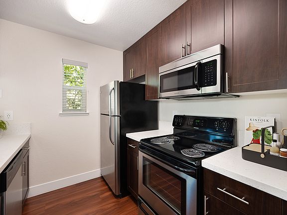 Chardonnay Kitchen