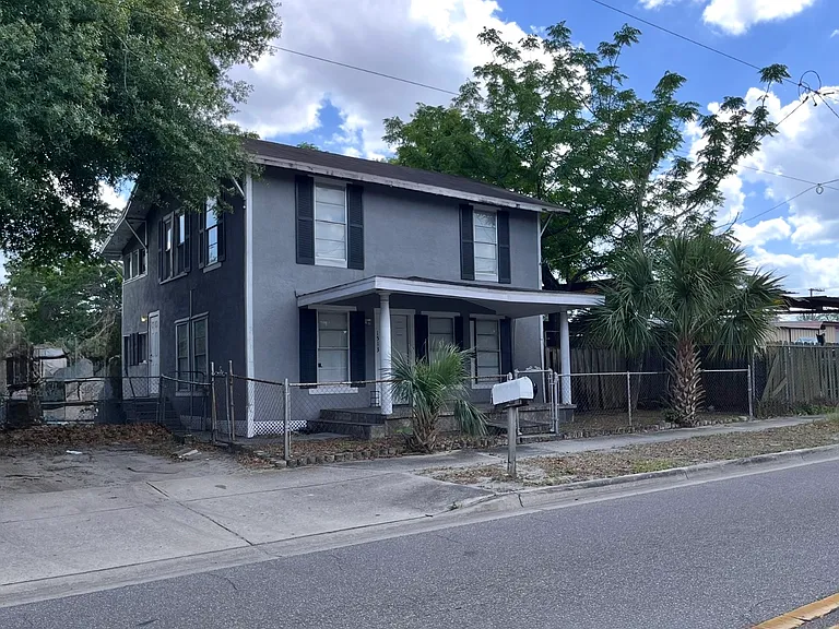 1513 E Lake Ave — Photo 2