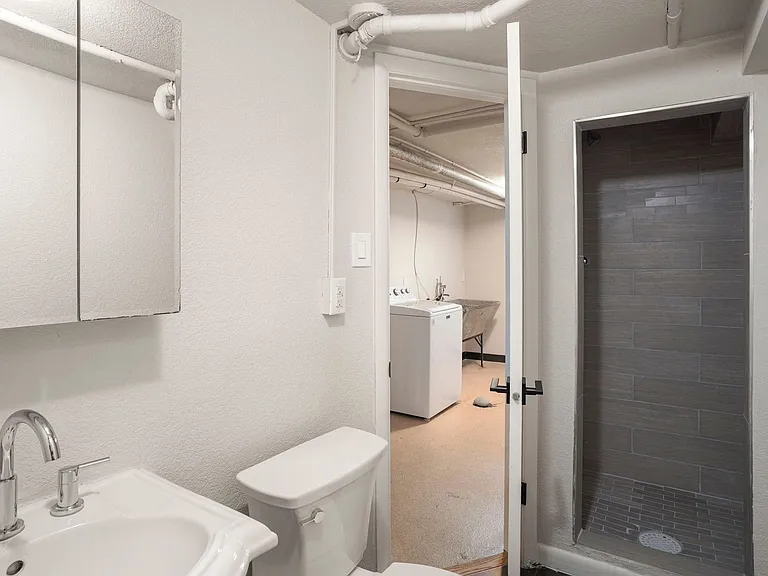 2085 S Saint Paul St — Photo 13