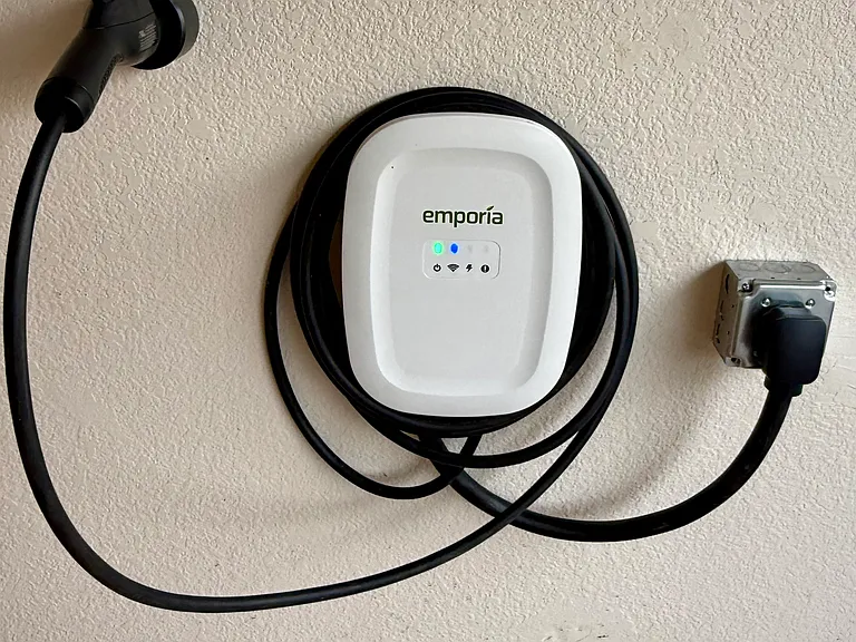 Brand New Universal EV charger in the 2 Car Garage
