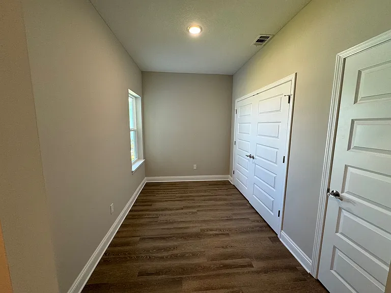207 Mosaic Dr — Photo 3
