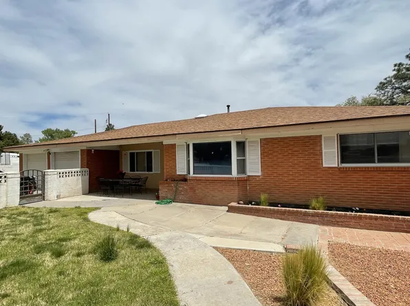 1125 Patricia Cir NW, Corrales, NM 87048