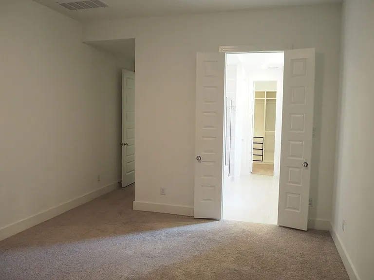 5009 Shadetree St — Photo 11