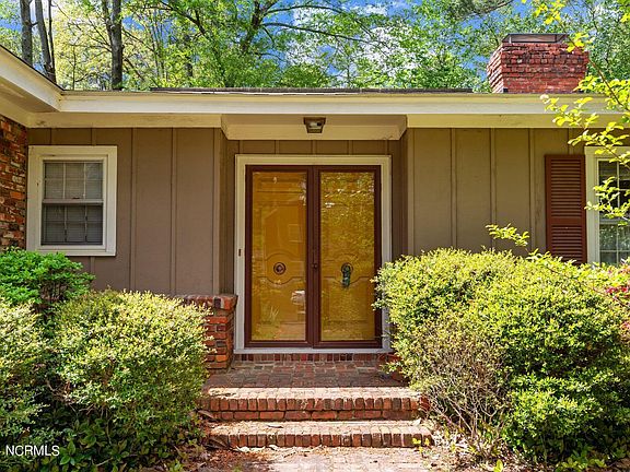 2nd image of 1712 Knollwood Drive
