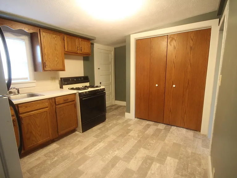 415 W 12th St — Photo 5