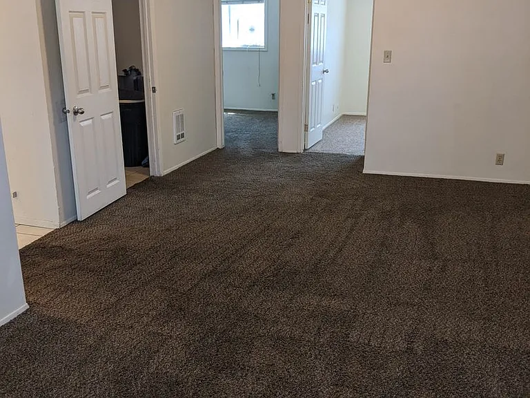 519 S 4 W — Photo 8