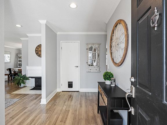 4th image of 225 Rushmore Drive