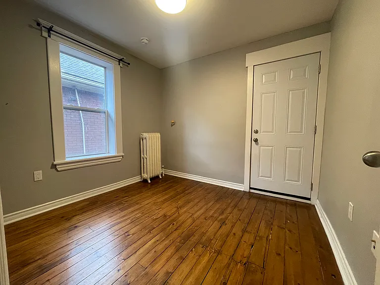 109 Spadina Ave #2 — Photo 11