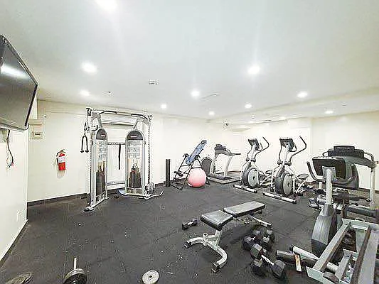 Rented by Metropolitan Property Group | media 9