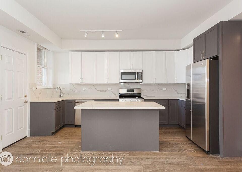 1st image of 2537 N California Ave #B