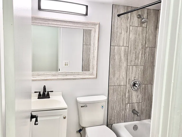 1515 W Morse Ave #204 — Photo 5