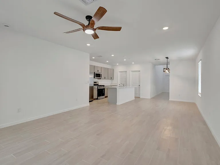 11172 NW Middle Stream Dr — Photo 10
