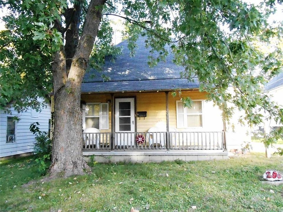 1st image of 206 N Oak St