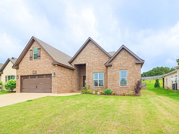 3rd image of 746 Sadie Ln